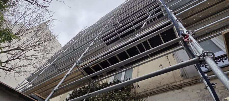 Échafaudage Alchary installé sur un chantier de façade